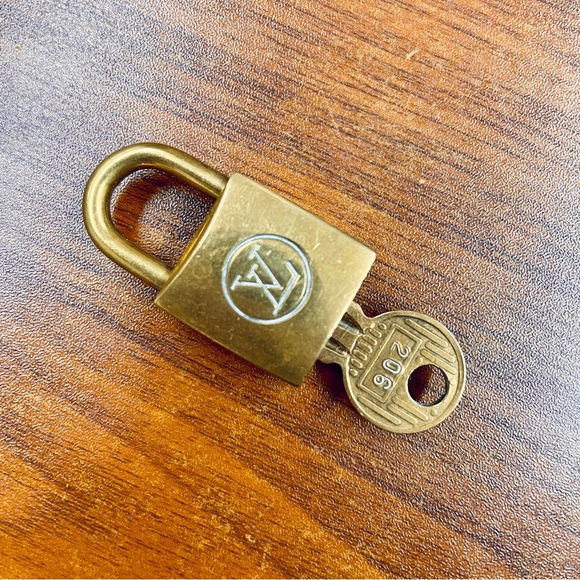 !!RARE!! LV Gold Tone Lock and Key #206 - Picture 7 of 12